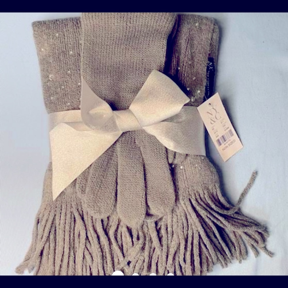 Accessories | New York & Company Glove and Scarf Set
